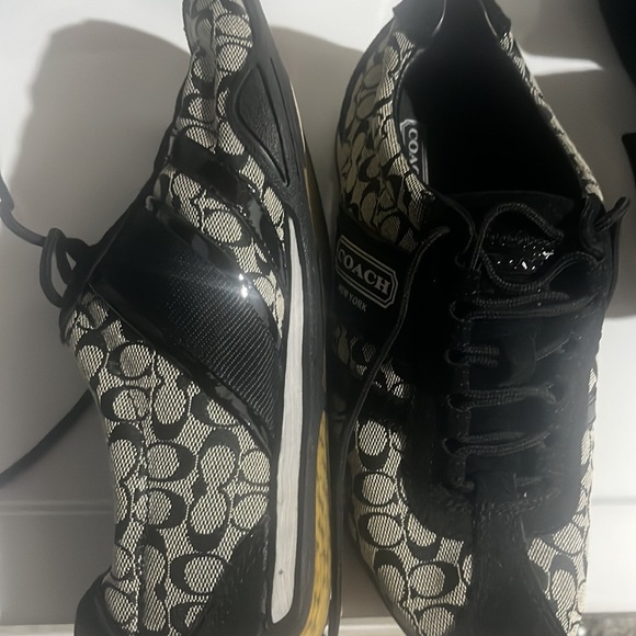 Authentic Coach shoes, size 6 women’s - Picture 2 of 5